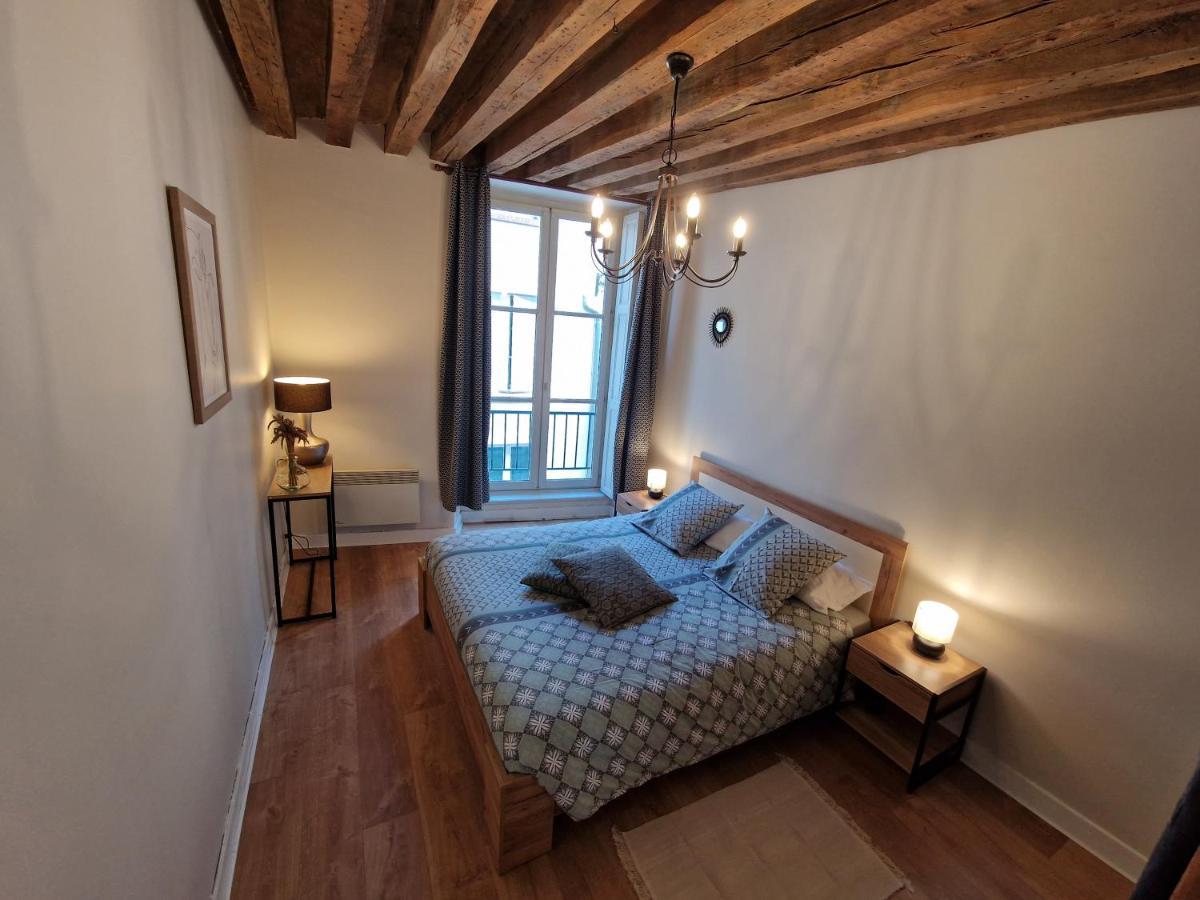 Le Saint Jean Et Son Parking Privee Apartamento Blois Exterior foto