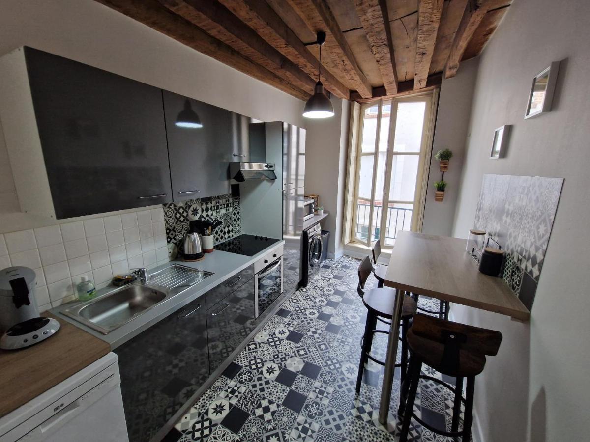 Le Saint Jean Et Son Parking Privee Apartamento Blois Exterior foto