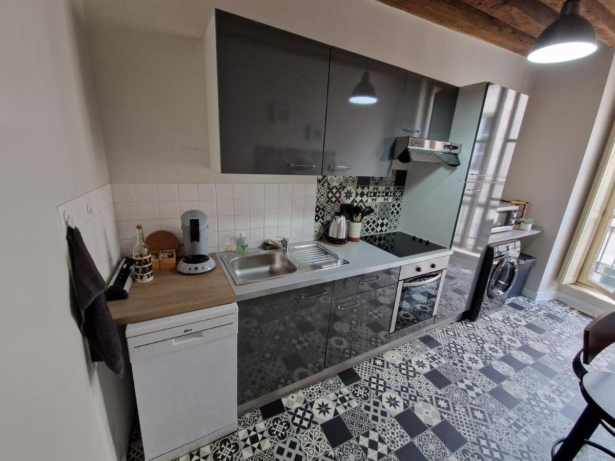 Le Saint Jean Et Son Parking Privee Apartamento Blois Exterior foto